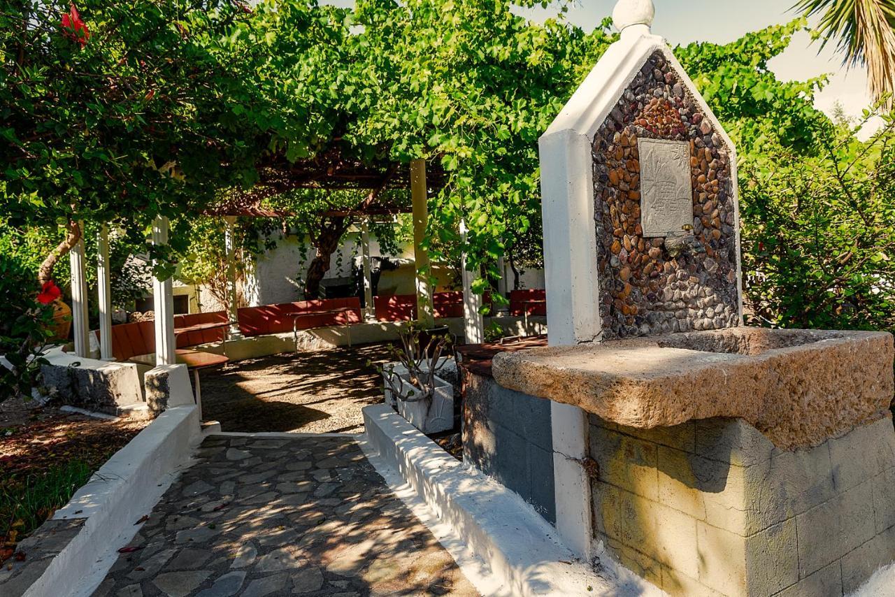 Anamar Patmos Hotel Скала Екстериор снимка