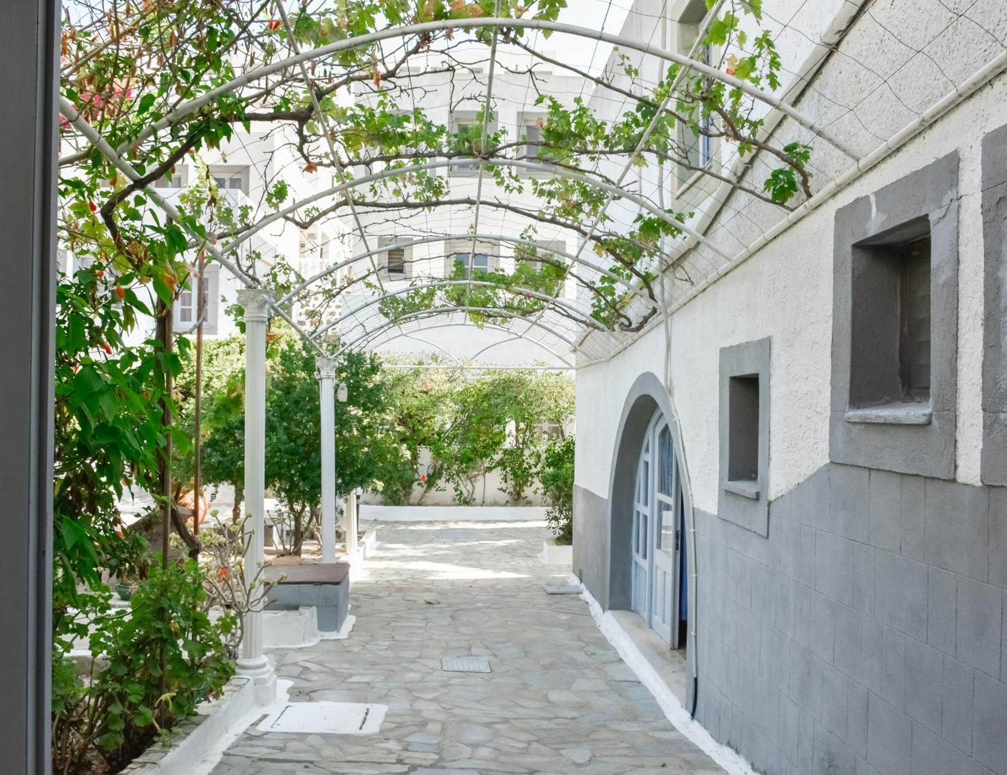 Anamar Patmos Hotel Скала Екстериор снимка
