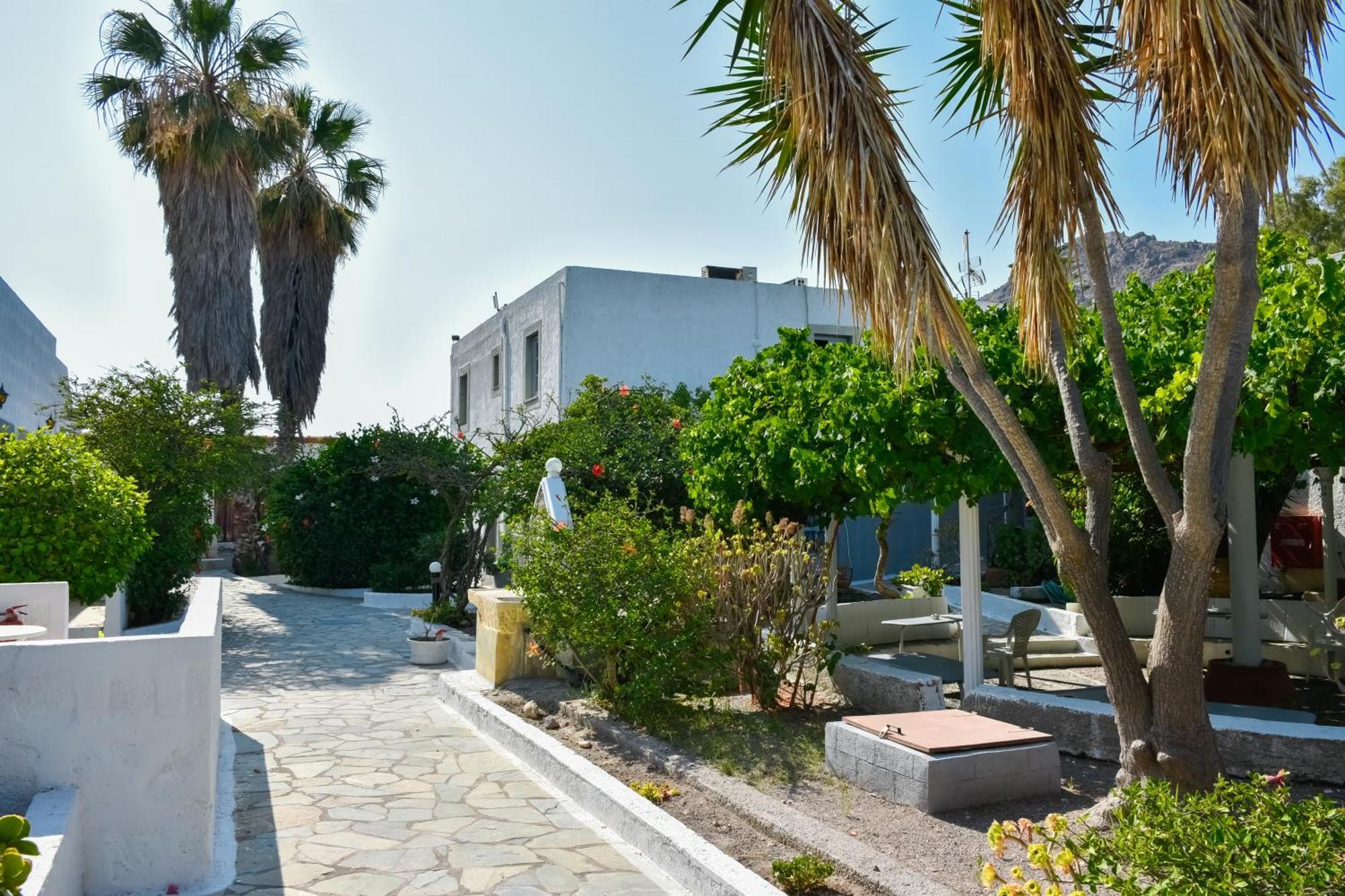 Anamar Patmos Hotel Скала Екстериор снимка
